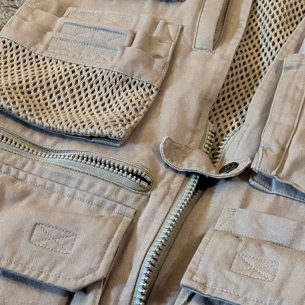 Utility Vest - Picture 7 of 7